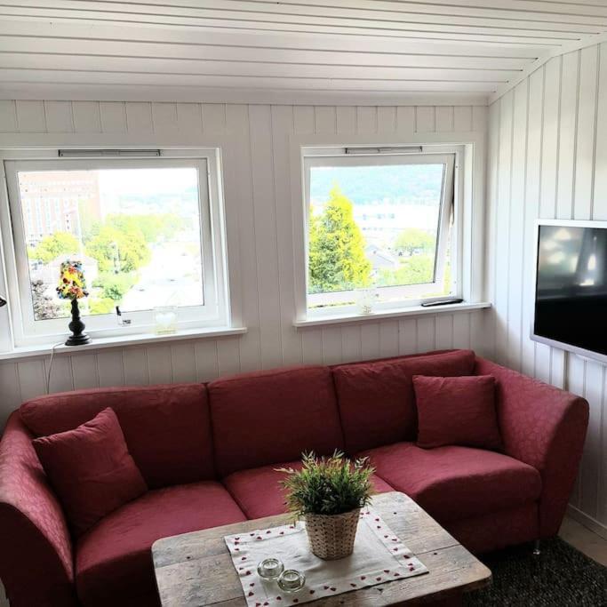Lys Og Lettstelt Leilighet Med Utsikt Over Byen Apartment Sandefjord Ngoại thất bức ảnh